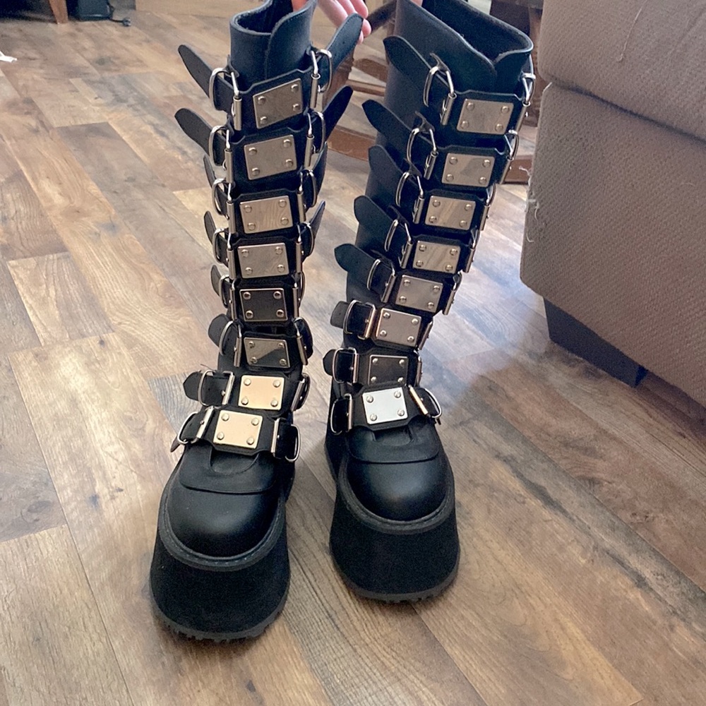 Demonia Damned-318 Platform boots
